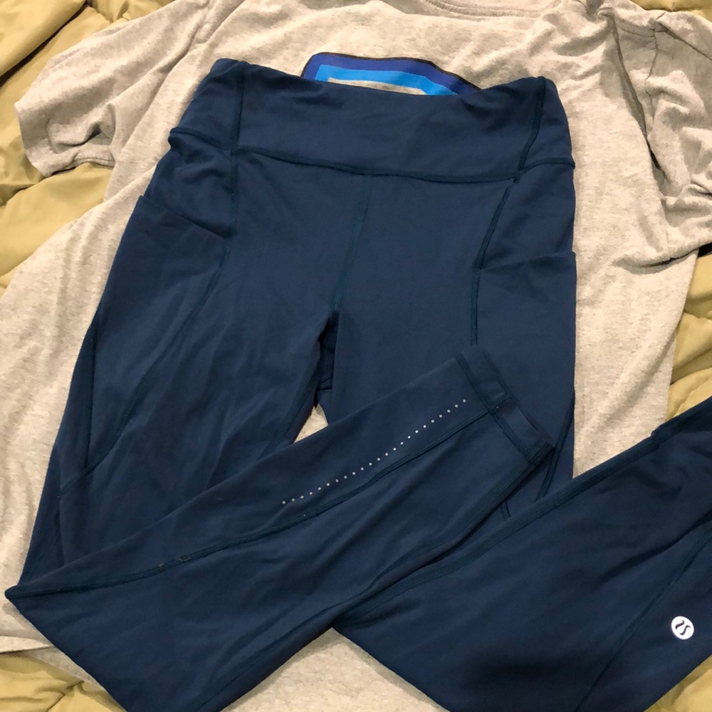 Lululemom blue leggings size 6